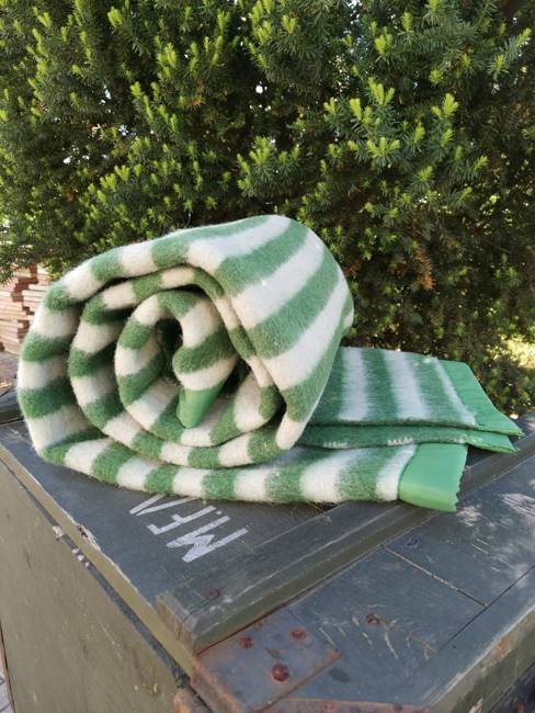 PURE WOOL VINTAGE BLANKET - 140x210 CM - VARIOUS COLORS - ROMANIAN ARMY MILITARY SURPLUS - IN GOOD CONDITION