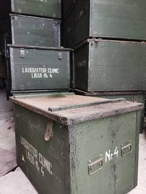 WOODEN MILITARY STORAGE CRATE - ROMANIAN ARMY SURPLUS - NO.4 - 85 x 58 x 63 CM