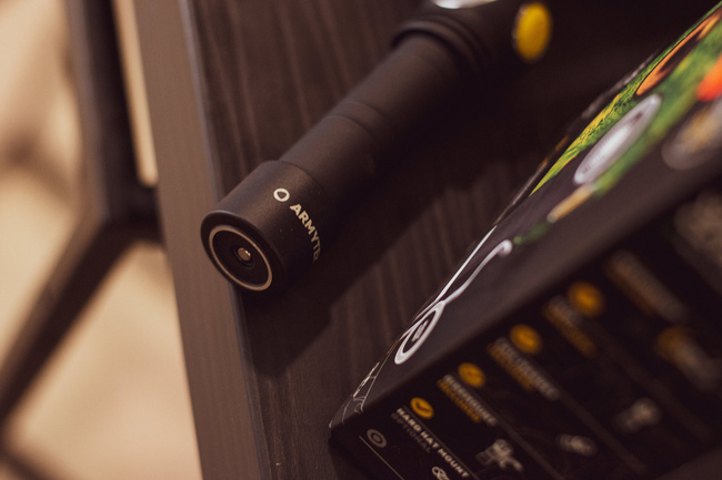 C2 PRO MAGNET USB MULTIFUNKCIÓS ZSEBLÁMPA - ARMYTEK VIKING