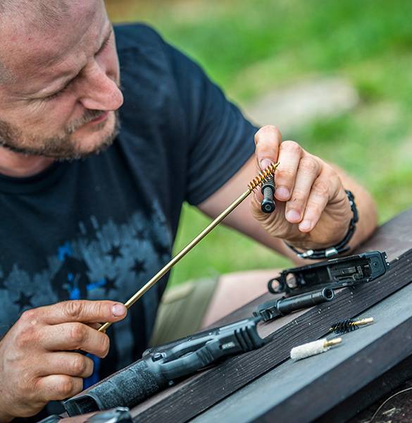 .45 PISZTOLY TISZTÍTÓ KÉSZLET - RÉZ 