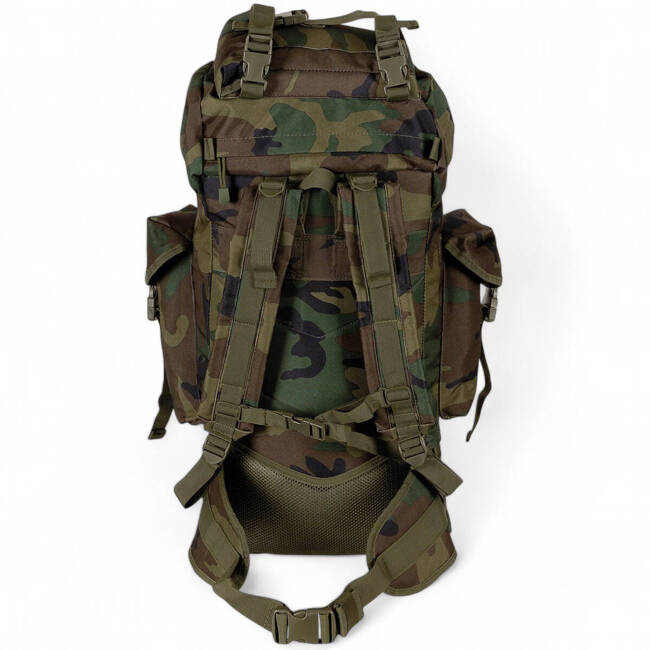 HÁTIZSÁK COMBAT BW - MOLLE - ALUMÍNIUM RÚD - 65 L - MFH - WOODLAND