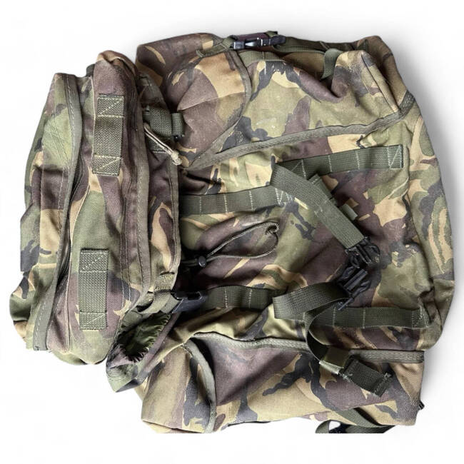 HÁTIZSÁK TÁSKA - ŐRJÁRAT - 30L - KATONAI TÖBBLET BRIT HADSEREG - DPM CAMO - HASZNÁLT