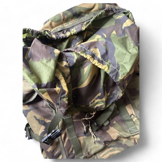 HÁTIZSÁK TÁSKA - ŐRJÁRAT - 30L - KATONAI TÖBBLET BRIT HADSEREG - DPM CAMO - HASZNÁLT